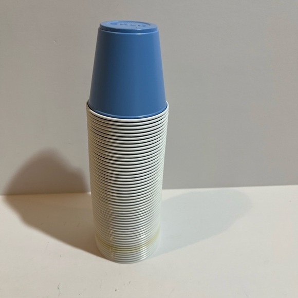 Solo Bathroom Cup Wall Mount 3.5 Oz Plastic Cup VTG Retro OPEN Box 1970s Flower - Picture 9 of 16